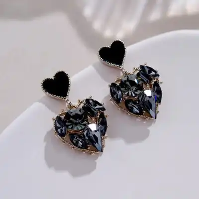 Women Fashion Heart Shaped Design Rhinestone Alloy Earrings