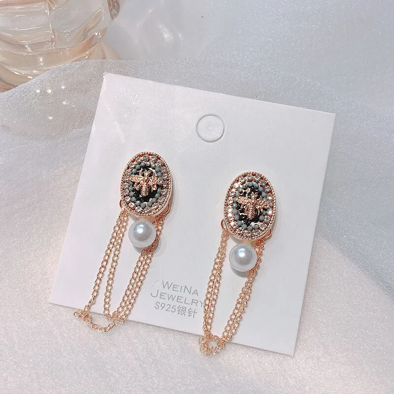 Women Retro Bee Shaped Decorative Tassel Earrings Alloy Heart Shaped