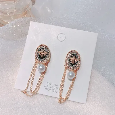 Women Retro Bee Shaped Decorative Tassel Earrings Alloy Heart Shaped
