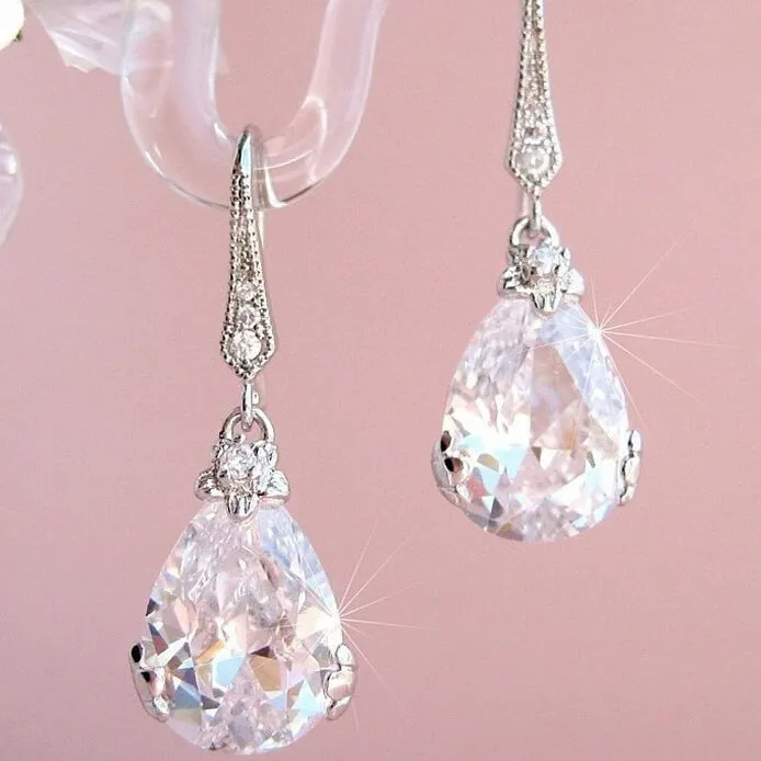 Women Simple Teardrop Shape Zircon Earrings