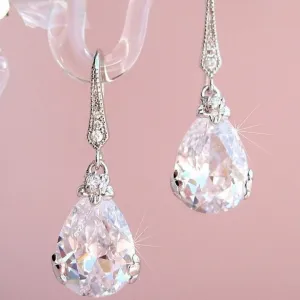 Women Simple Teardrop Shape Zircon Earrings