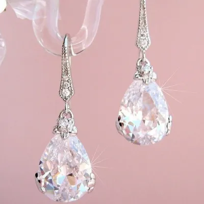 Women Simple Teardrop Shape Zircon Earrings