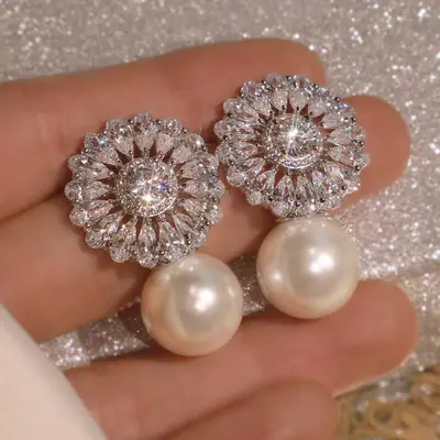 Delicacy Flower Shape Design Rhinestone And Pearl Decorate Drop Earrings