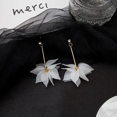 Women's Simple Floral Petal Shape Resin Earrings
