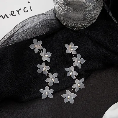 Women's Simple Floral Petal Shape Resin Earrings