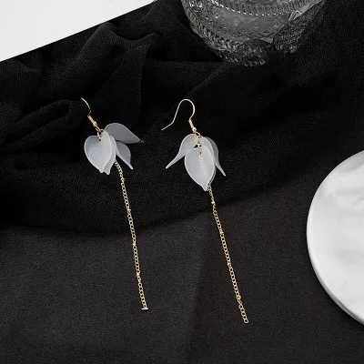 Women's Simple Floral Petal Shape Resin Earrings