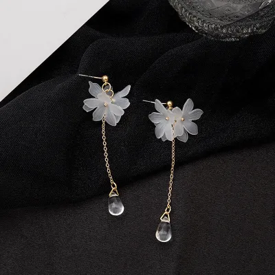 Women's Simple Floral Petal Shape Resin Earrings