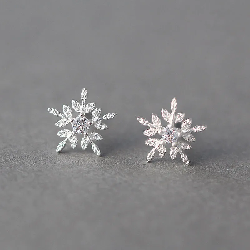 Women Temperament Snowflake Shape Design Silver Stud Earrings