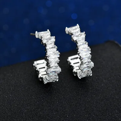 Women Fashion Geometric Design Zircon Decorate Earrings
