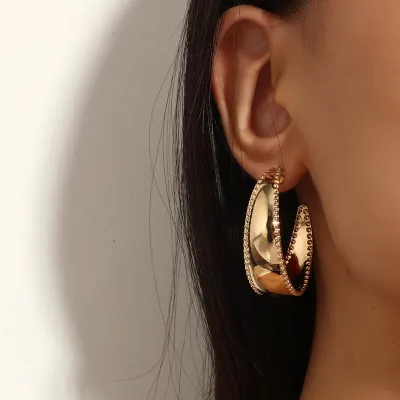 Women Vintage Solid Color C-shaped Alloy Earrings