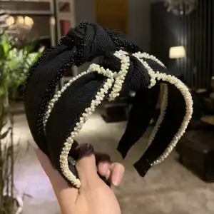 Women's Simple Bead Decorative Cross Design Fabric Headband