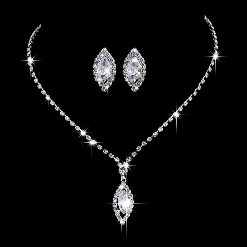 Bride Classic Rhinestone Decorative Necklace And Earrings Set