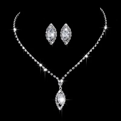 Bride Classic Rhinestone Decorative Necklace And Earrings Set
