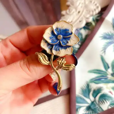 Women Ethnic Temperament Flower Shaped Design Brooch
