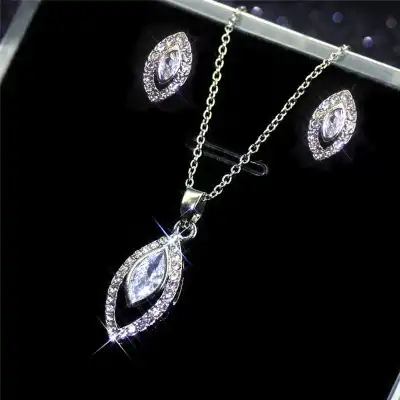 2pcs/set Women Unique Eye Shaped Design Necklace and Earrings Set