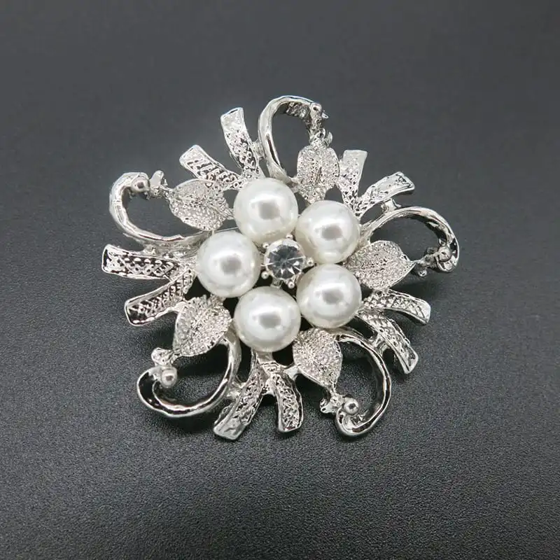 Women Fashion Pearl Decorative Brooch Floral Alloy