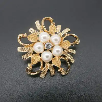 Women Fashion Pearl Decorative Brooch Floral Alloy