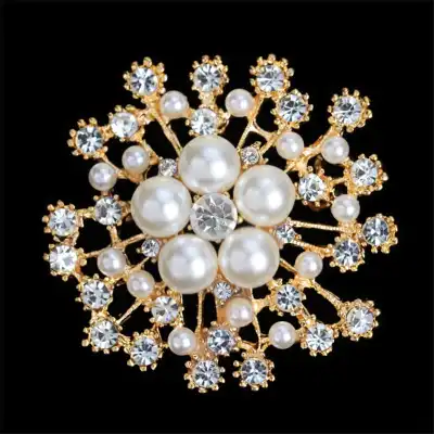 Women Fashion Pearl Decorative Snowflake Shaped Brooch