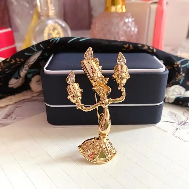 Vintage Holy Lamp Shaped Unisex Alloy Cartoon Brooch