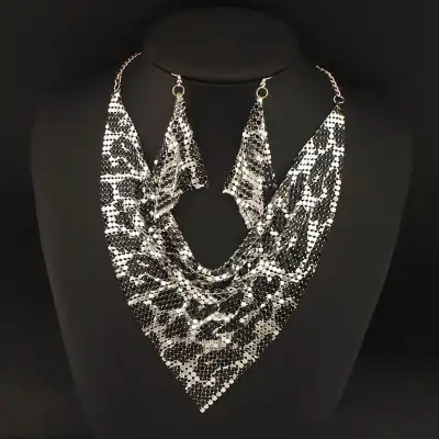 Women Exaggerated Inverted Triangle Alloy Necklace And Earrings Set With Water Wave Chain