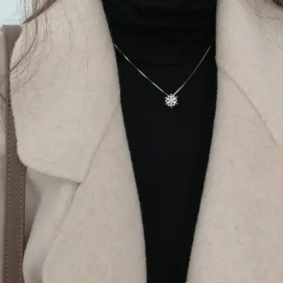 Women Minimalist Silver Snowflake Shaped Pendant Necklace With Blade Chain