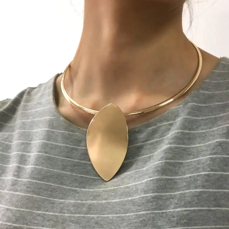 Women Exaggerated Geometric Design Alloy Necklace