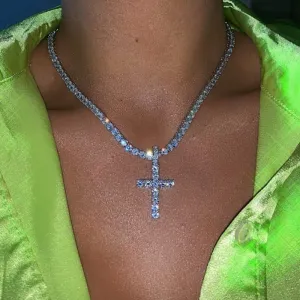 Women Fashion Cross Rhinestone Decorative Necklace With Alloy Pendant