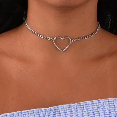 Women's Minimalist Heart Shape Geometric Alloy Choker Necklace