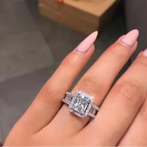Women Shiny Full Diamond Square Zircon Decorative Ring