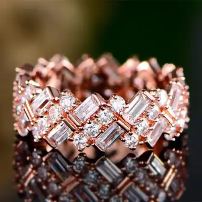 Women's Fashion Rhinestone Geometric Decorative Copper Ring