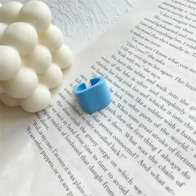 Women Vintage Geometric Design Resin Ring