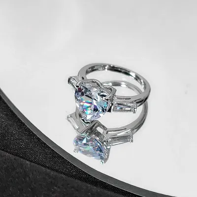 Women's Fashion Heart Shaped Rhinestone Alloy Decorative Ring