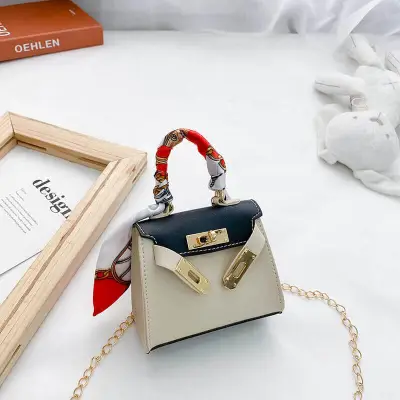 Girls Elegant Metal Buckle Design Portable Crossbody Bags For Toddler