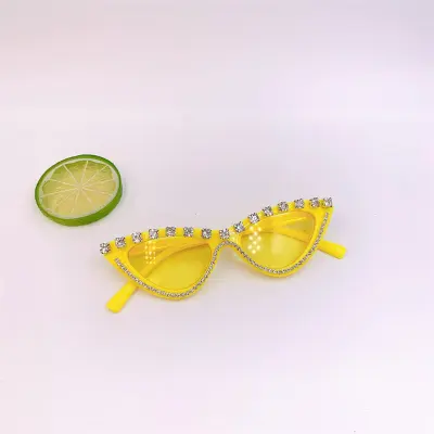 Girls Fashion Diamond Decor Triangle Frame AC Lens Sunglasses Plastic