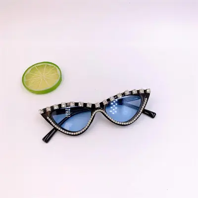 Girls Fashion Diamond Decor Triangle Frame AC Lens Sunglasses Plastic