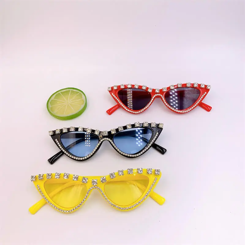 Girls Fashion Diamond Decor Triangle Frame AC Lens Sunglasses Plastic