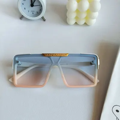 Kids Casual Big Frame Metal Letter Decoration One Piece Sunglasses