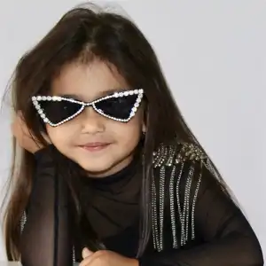 Girls Diamond Decor Triangle Frame Sunglasses Kids Shades