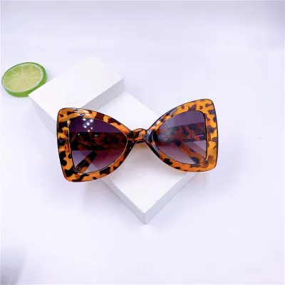 Girls Unique Triangle Frame Pearl Decoration Sunglasses Kids Accessories