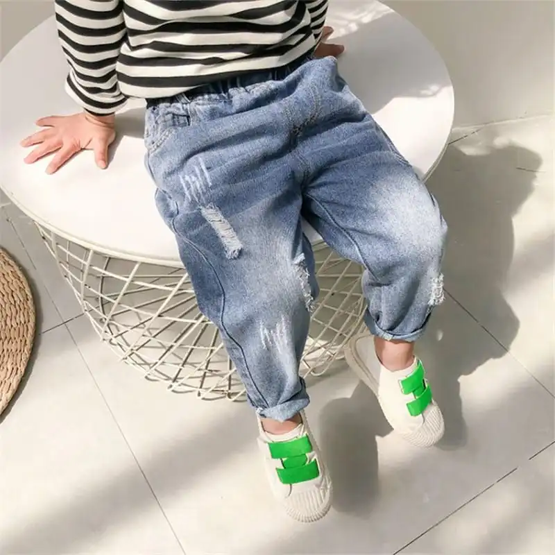 Boys Fashion Rigid Design Denim Jeans