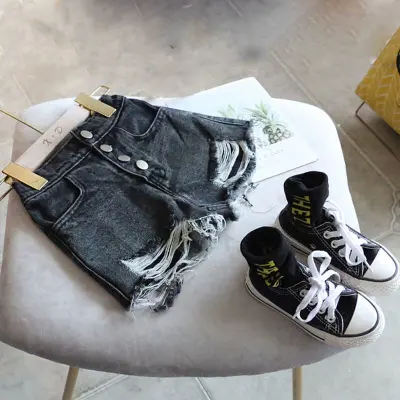 Girls Fashion Single-breasted Hole-design Jean Shorts