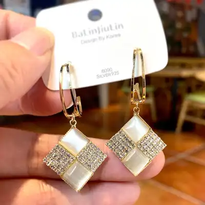 Women Fashion Rhombus Rhinestone Earrings