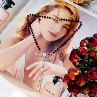 Fashion Bow Tie Pearl Crystal Decoration Pendant Necklace for Women