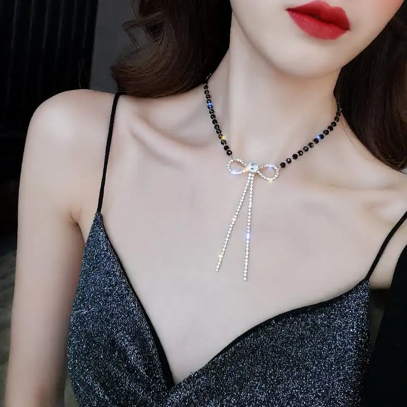 Fashion Bow Tie Pearl Crystal Decoration Pendant Necklace for Women