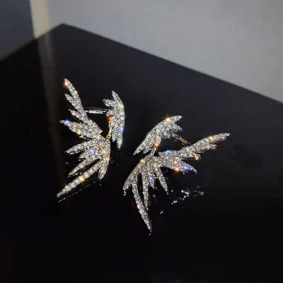 Women Fashion Wing Shaped Rhinestone Decorative Earrings