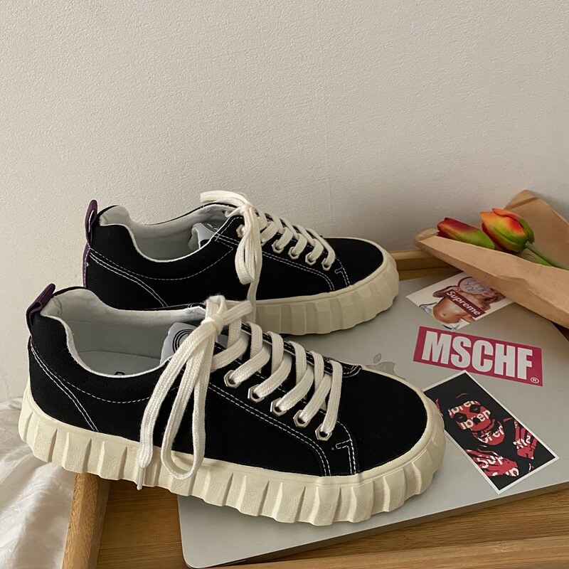 Wholesale Size:4.5-9 Women Classical Flange Canvas Sneakers