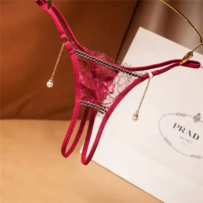 Women Sexy Ultrathin Lace Chain Imitation Pearl Decorate Thongs
