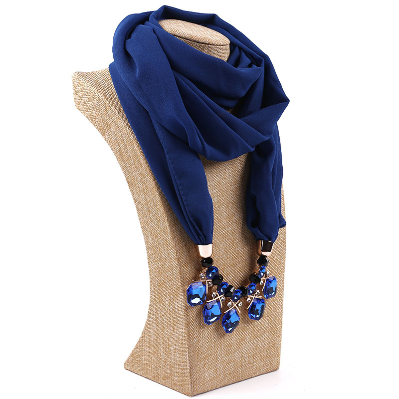 Wholesale Women Vintage Chain Design Solid Color Necklace Scarf