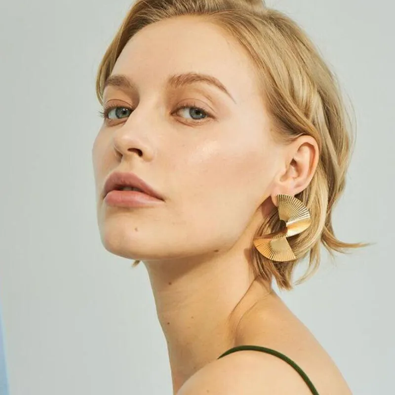 Creative Geometric Irregular Spiral Design Alloy Stud Earrings Unisex