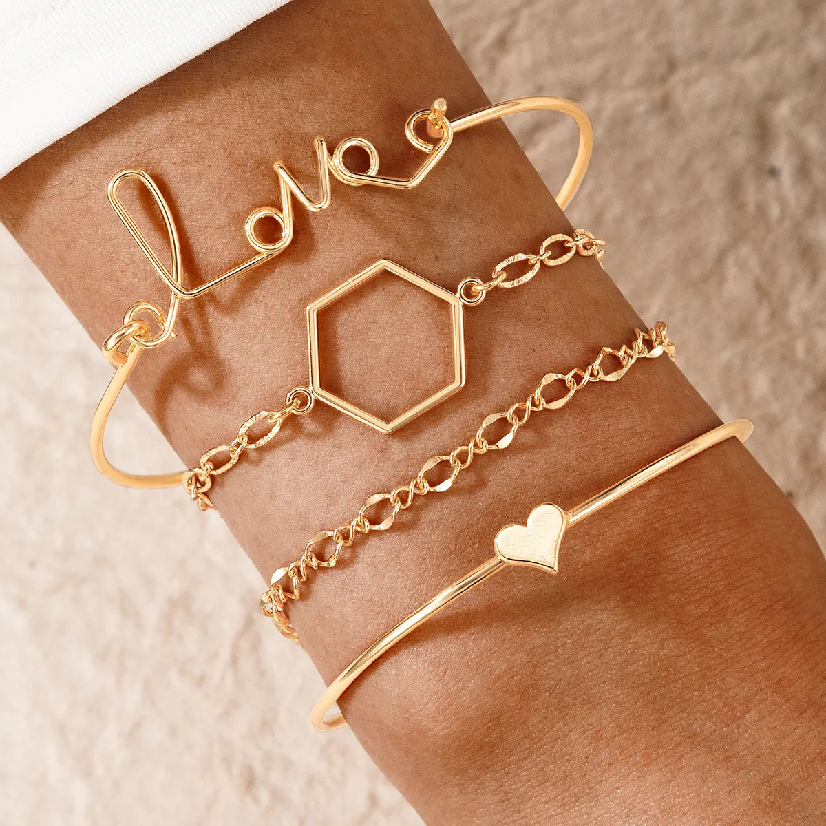 4pcs Creative Heart Geometric Letter Shape Design Alloy Bracelet Set
